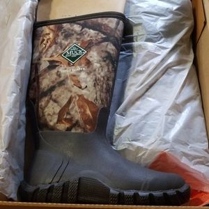NWT Muck boots waterproof hunting riding